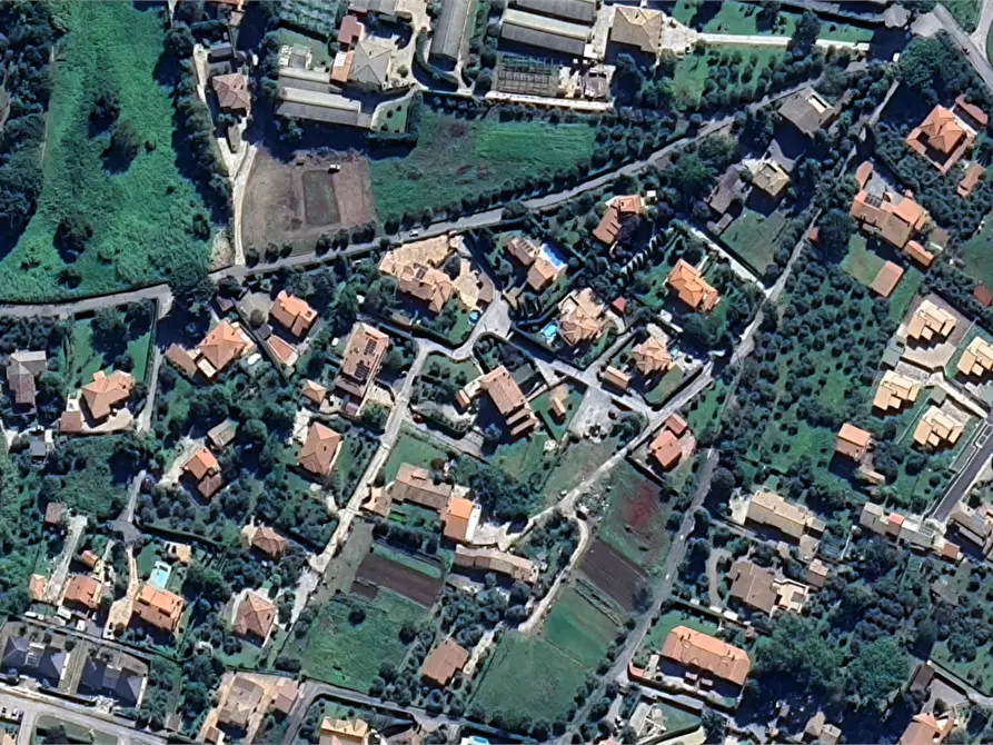 Immagine 6 di Negozio in vendita  in Piazza Centogocce a Lariano