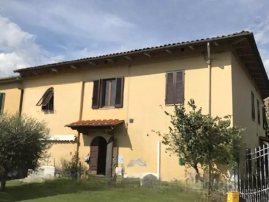 Immagine 1 di Appartamento in vendita  in Via di Montebuono  a Pistoia