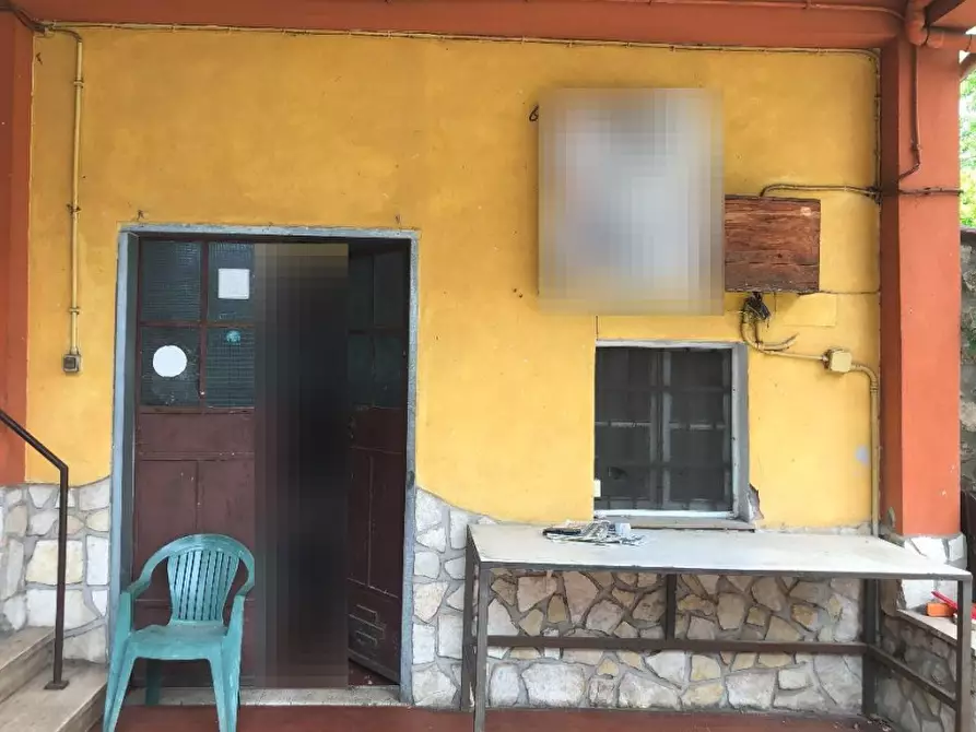 Immagine 1 di Laboratorio in vendita  in Piazza Centogocce a Lariano