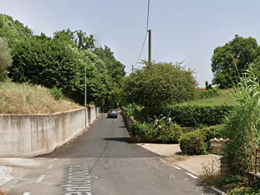 Immagine 3 di Laboratorio in vendita  in Piazza Centogocce a Lariano