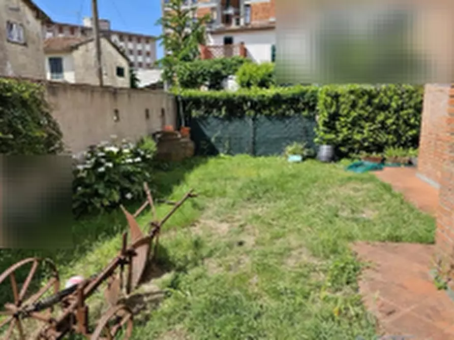 Immagine 6 di Appartamento in vendita  in Via dei Salici  a Pistoia