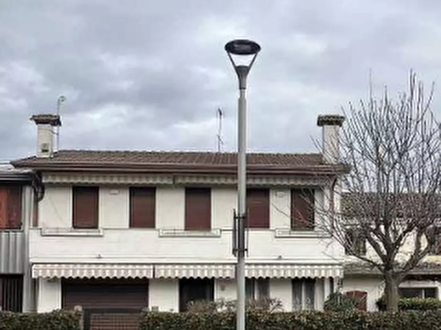Immagine 5 di Porzione di casa in vendita  in  Via Roma  a Curtarolo