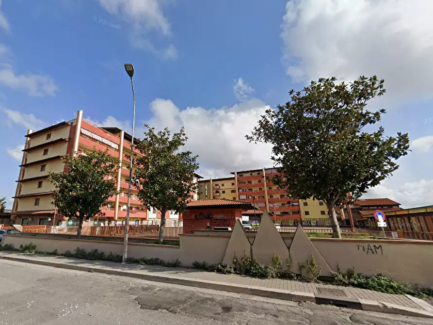 Immagine 3 di Negozio in vendita  in Via Naro a Pomezia