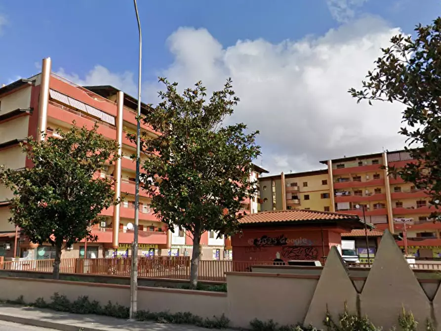 Immagine 11 di Negozio in vendita  in Via Naro a Pomezia