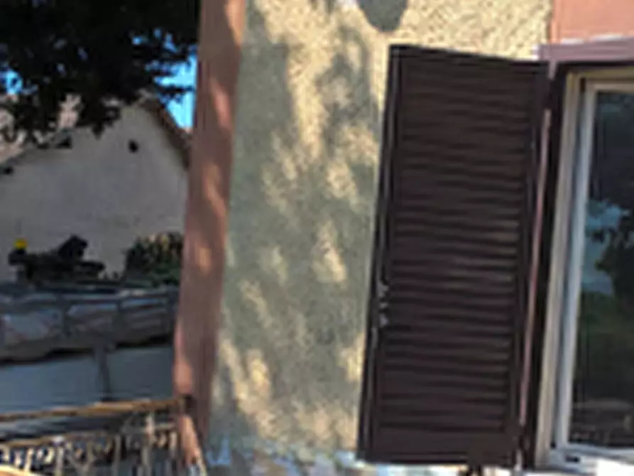 Immagine 2 di Casa indipendente in vendita  in Via dei Castagni a Lariano