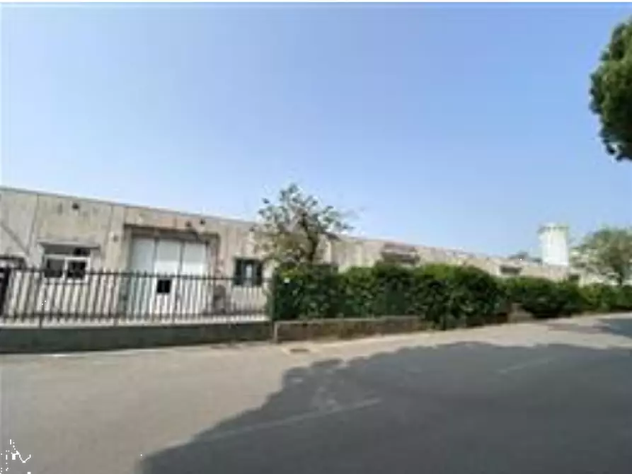 Immagine 2 di Capannone industriale in vendita  in Via Fratelli Cervi a Lesmo