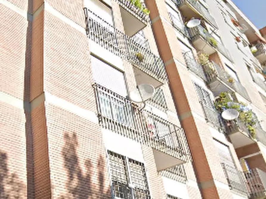 Immagine 3 di Appartamento in vendita  in Via Greve a Roma