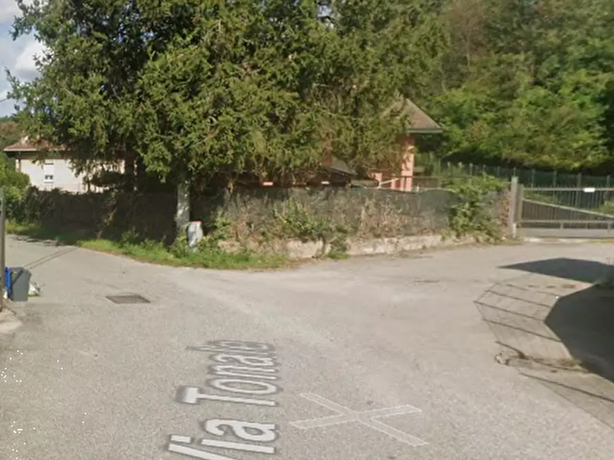 Immagine 8 di Negozio in vendita  in Via Tonale a Besnate