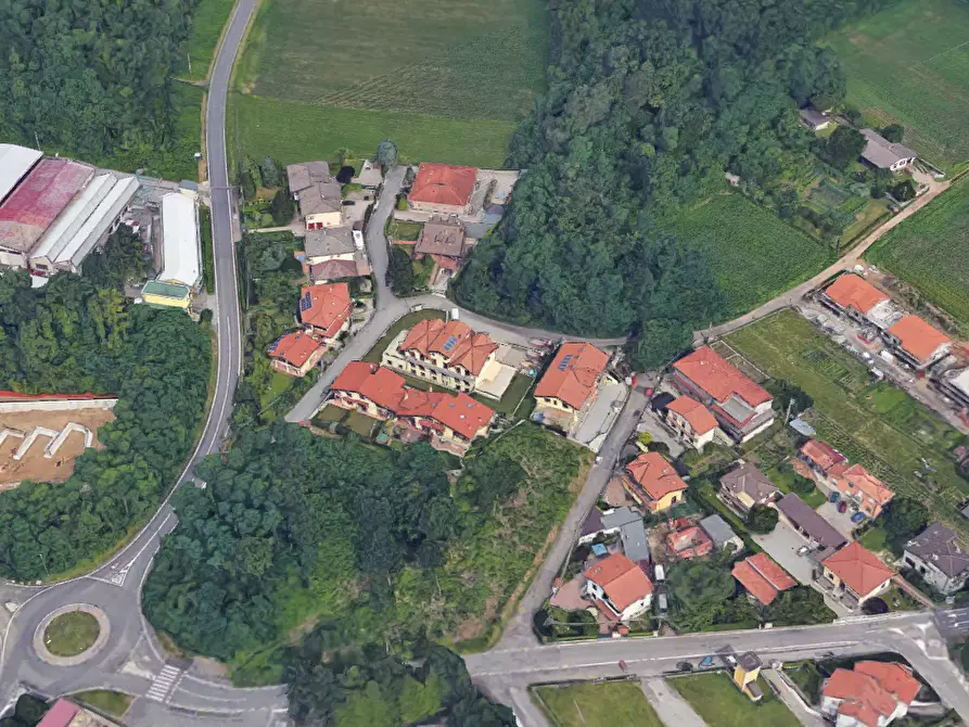 Immagine 10 di Negozio in vendita  in Via Tonale a Besnate