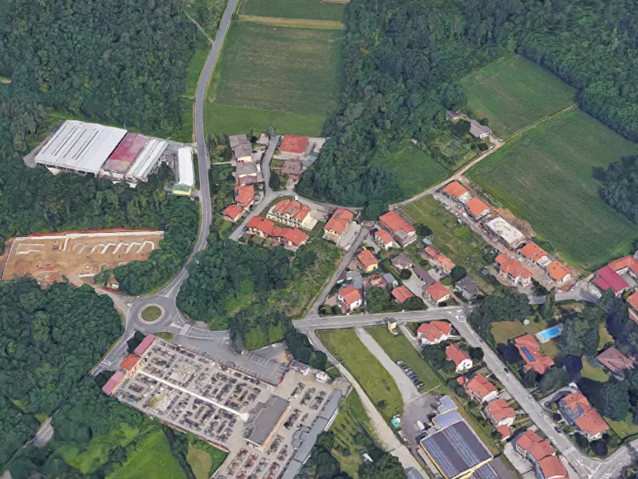 Immagine 11 di Negozio in vendita  in Via Tonale a Besnate