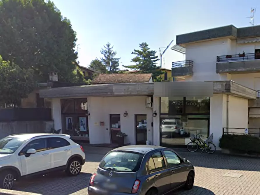 Immagine 2 di Negozio in vendita  in Via S. Gaetano a Besnate