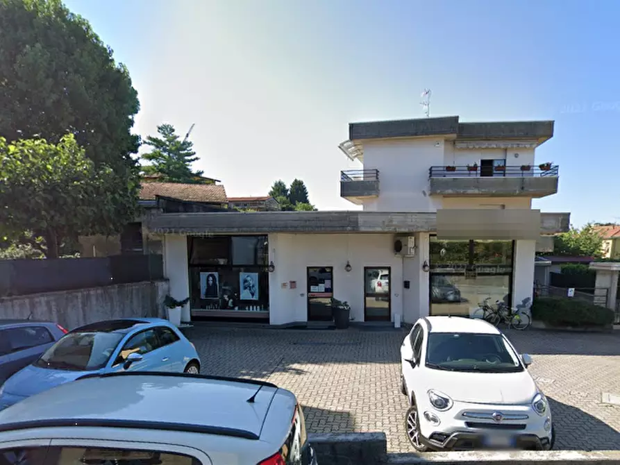 Immagine 3 di Negozio in vendita  in Via S. Gaetano a Besnate