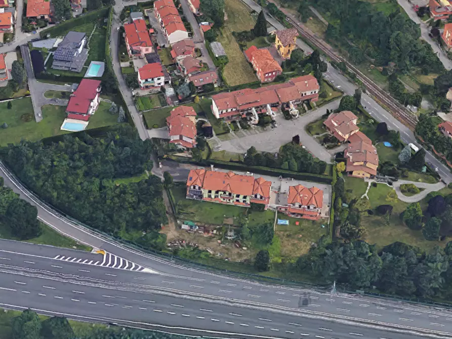 Immagine 9 di Villetta a schiera in vendita  in Via Alessandro Manzoni a Besnate