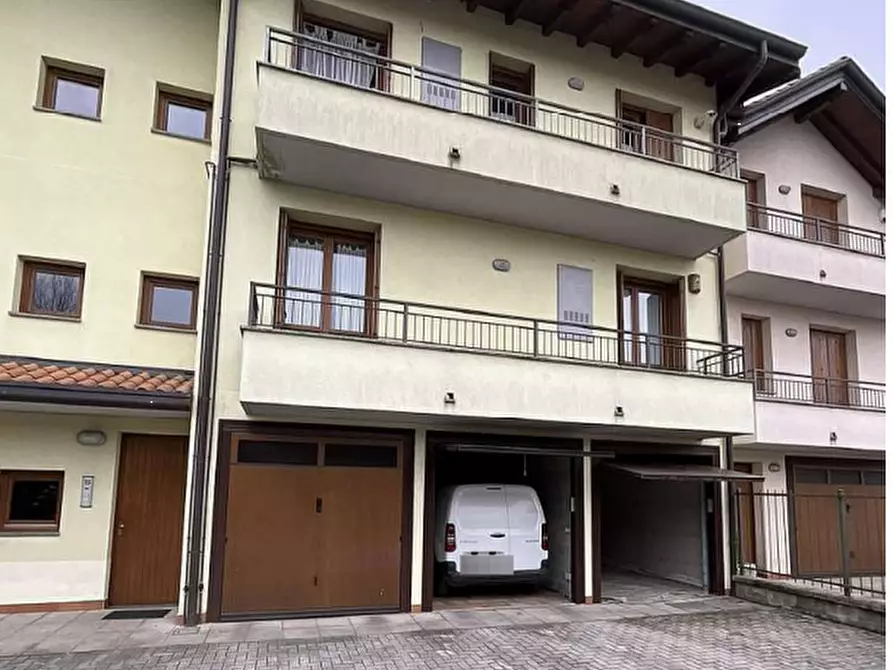 Immagine 3 di Villetta a schiera in vendita  in Via Alessandro Manzoni a Besnate