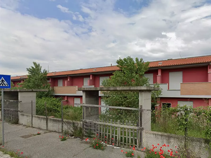 Immagine 2 di Villetta a schiera in vendita  in Via Carlo Cassola a Roma