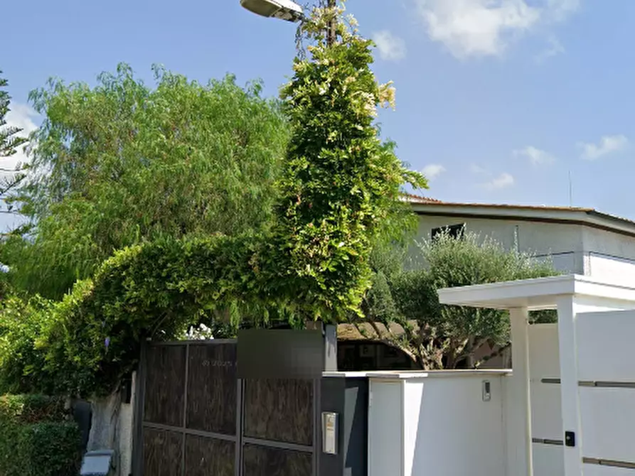 Immagine 3 di Villa in vendita  in Via Predoi a Roma