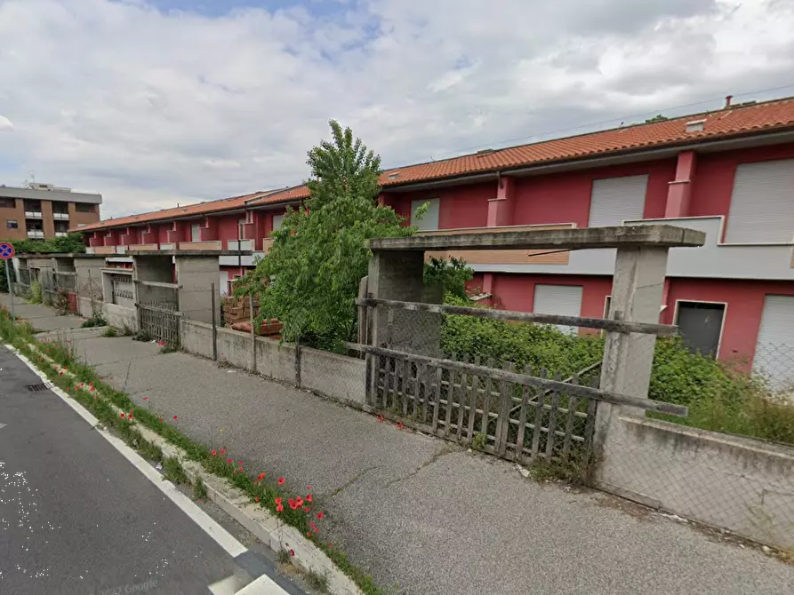 Immagine 5 di Villetta a schiera in vendita  in Via Carlo Cassola a Roma