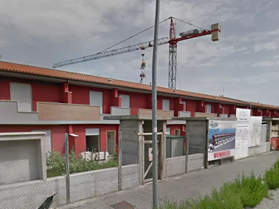 Immagine 6 di Villetta a schiera in vendita  in Via Carlo Cassola a Roma