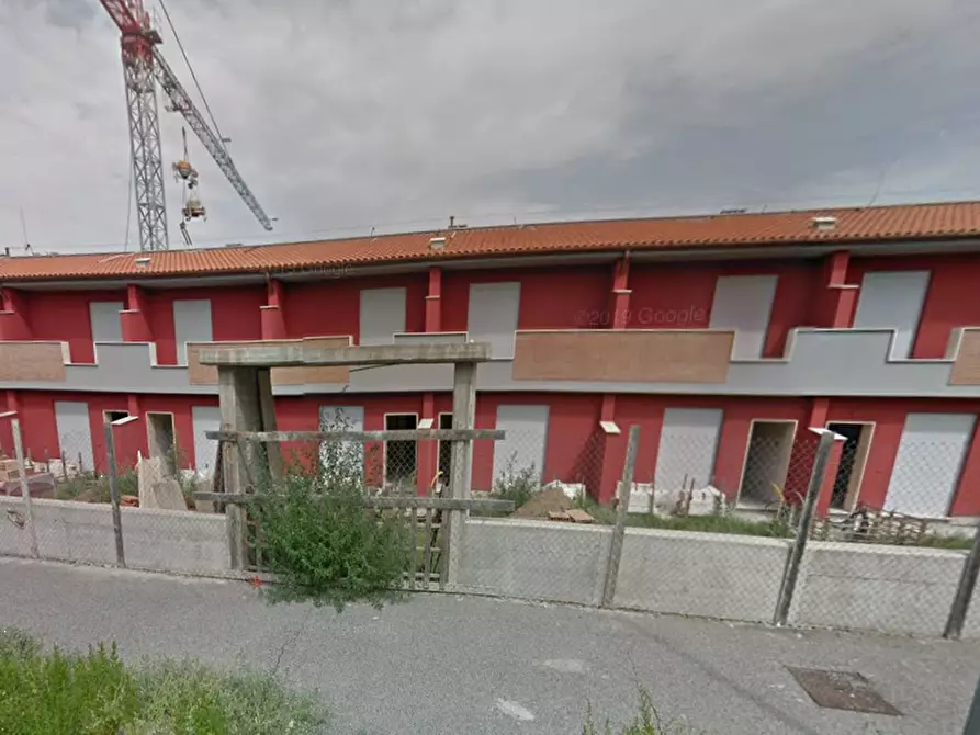 Immagine 8 di Villetta a schiera in vendita  in Via Carlo Cassola a Roma