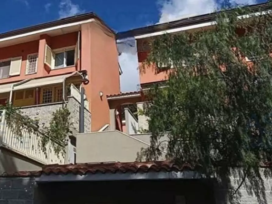 Immagine 3 di Appartamento in vendita  in Via dei Maffei a Roma