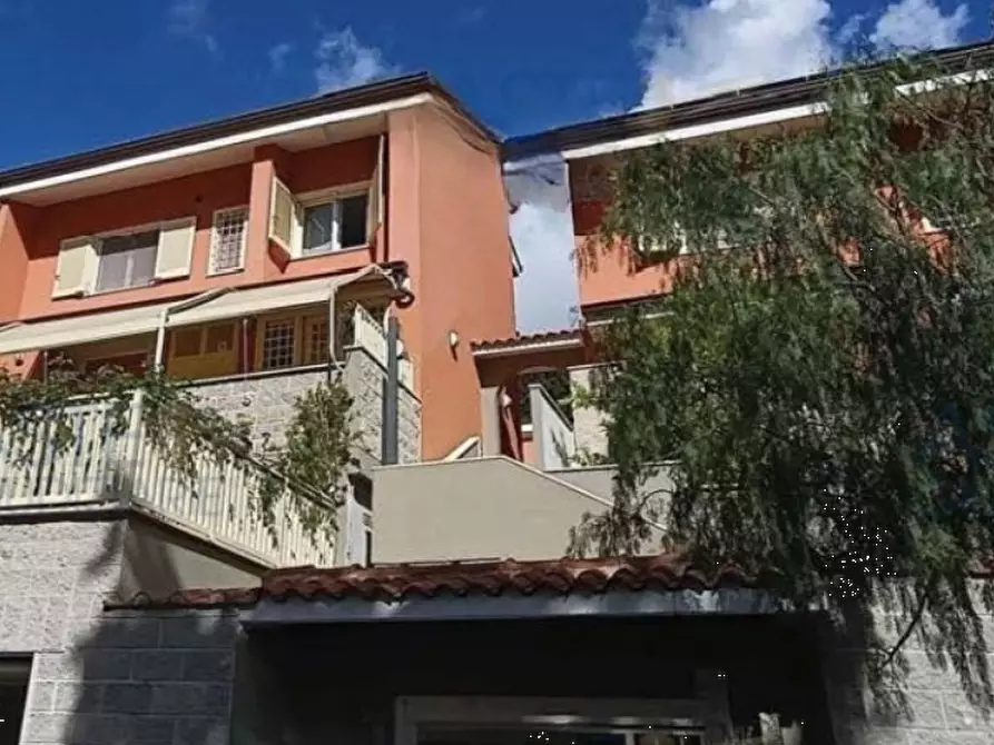 Immagine 4 di Appartamento in vendita  in Via dei Maffei a Roma