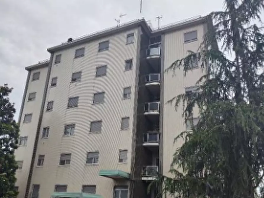 Immagine 1 di Appartamento in vendita  in Viale Palmiro Togliatti a Rozzano