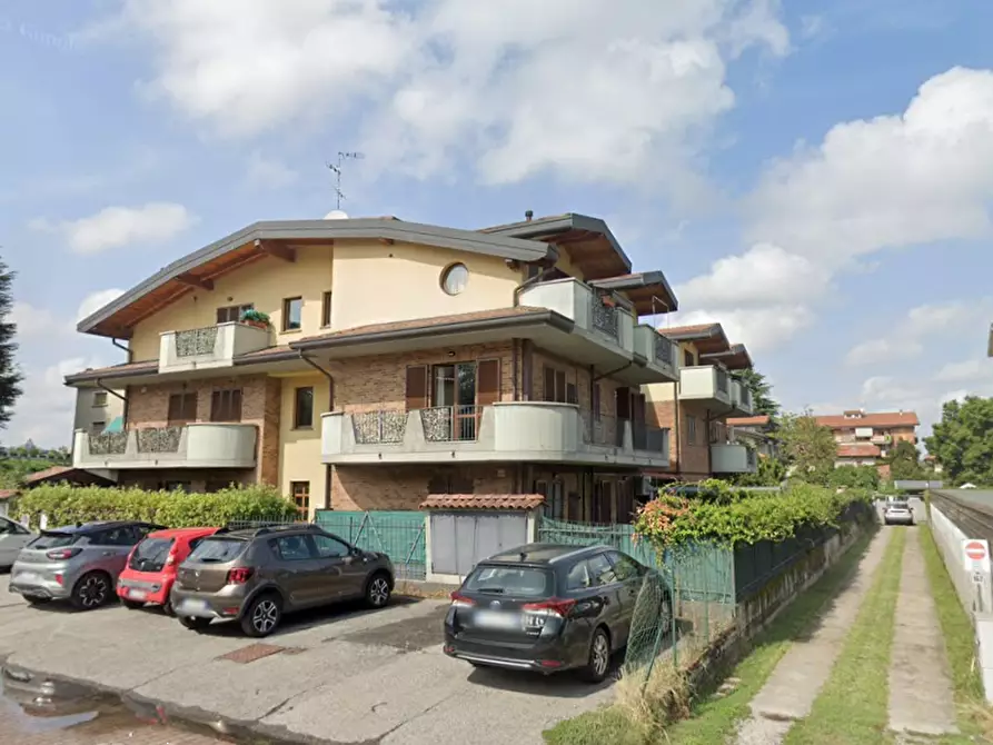 Immagine 1 di Appartamento in vendita  in Corso Isonzo a Seveso