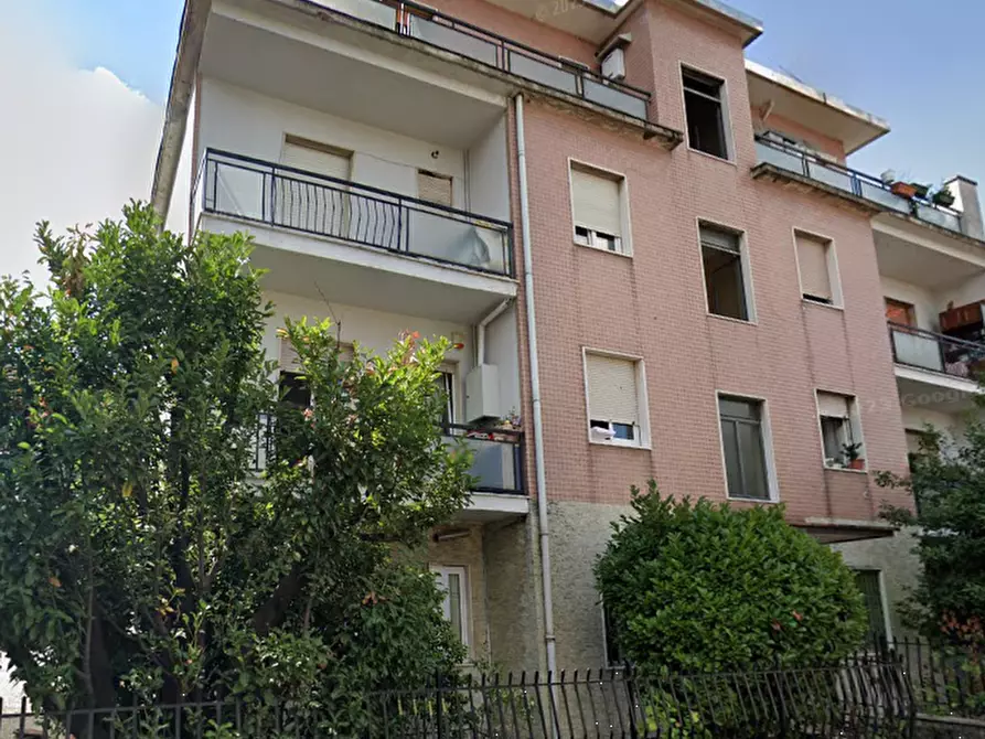 Immagine 10 di Appartamento in vendita  in Via F.lli Rosselli a Cinisello Balsamo