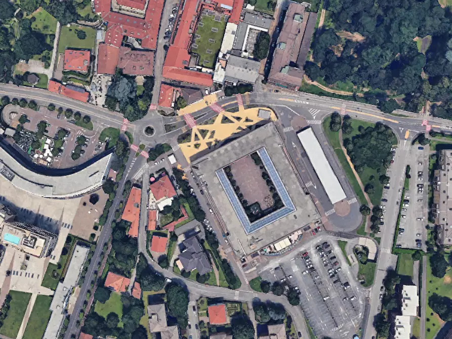 Immagine 5 di Posto auto in vendita  in Piazzale Guglielmo Marconi a Vimercate