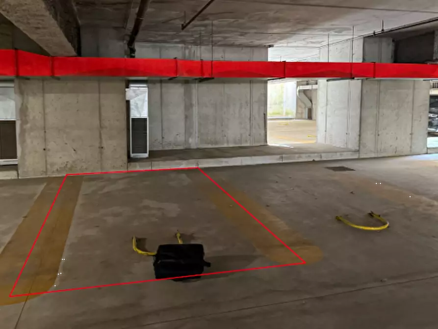 Immagine 2 di Posto auto in vendita  in Piazzale Guglielmo Marconi  a Vimercate