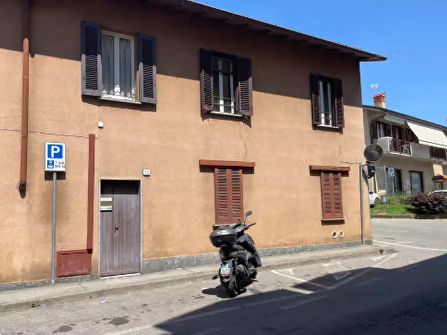 Immagine 1 di Ufficio in vendita  in Via IV Novembre a Besana In Brianza