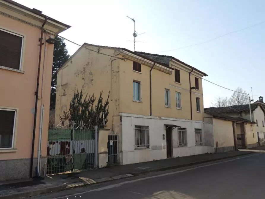 Immagine 2 di Porzione di casa in vendita  in Via Umberto I a Lungavilla