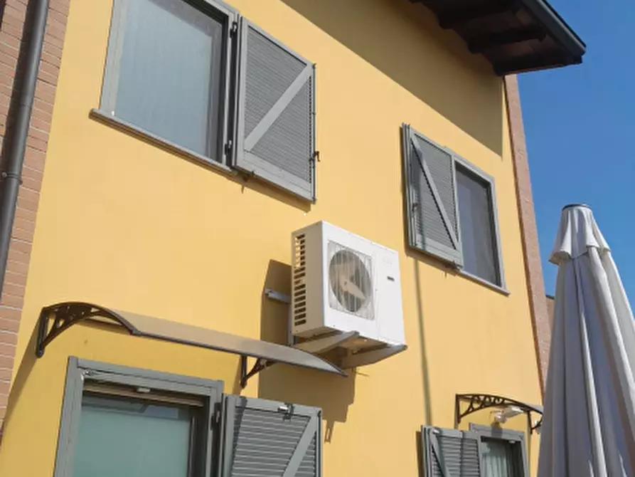 Immagine 3 di Villa in vendita  in Via Del Nerone a Miradolo Terme