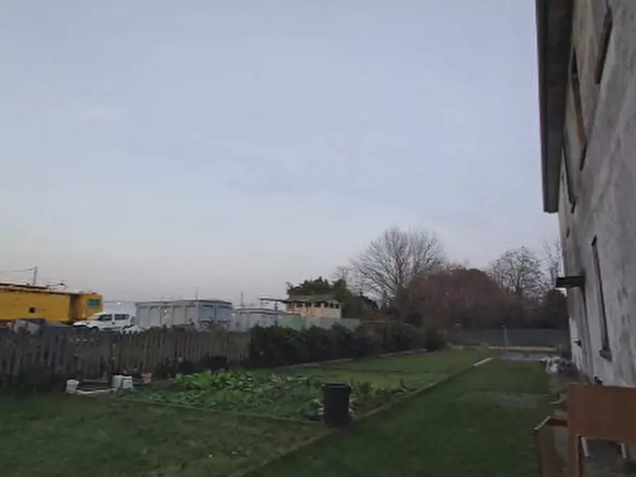 Immagine 7 di Appartamento in vendita  in Via Alabardi a Castelfranco Veneto