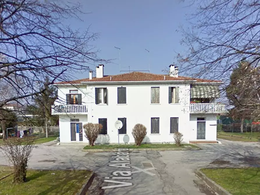 Immagine 10 di Appartamento in vendita  in Via Alabardi a Castelfranco Veneto
