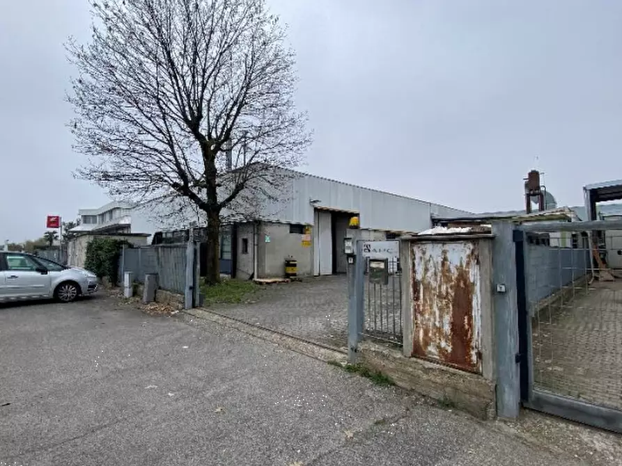 Immagine 2 di Capannone industriale in vendita  in Via Emilio Galli a Vigevano