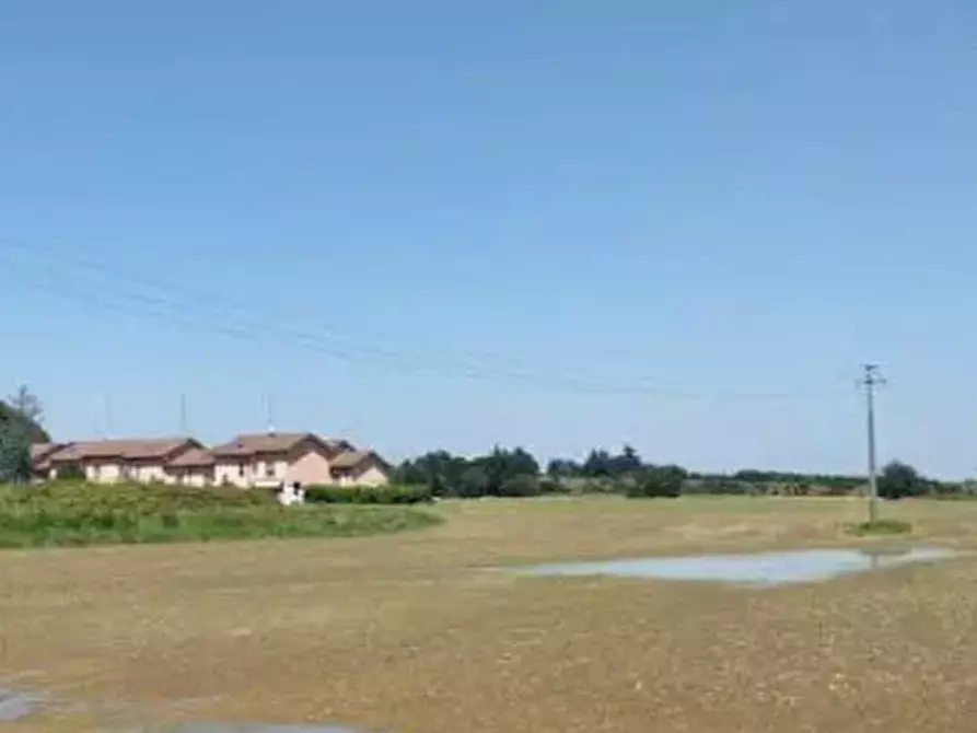 Immagine 1 di Terreno agricolo in vendita  in Via Camillo Benso Conte di Cavour a Chignolo Po