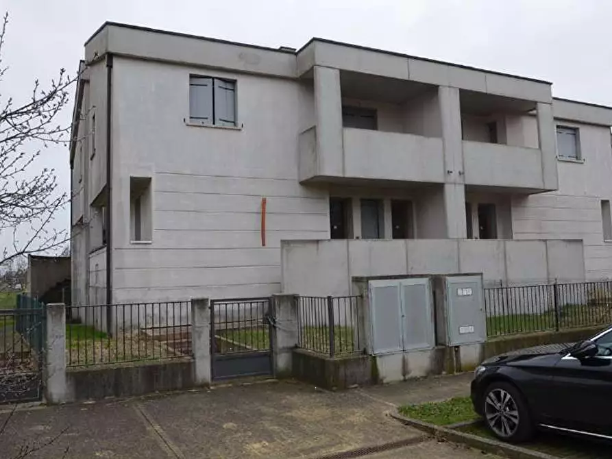 Immagine 3 di Posto auto in vendita  in Via Dalmazia a Piazzola Sul Brenta