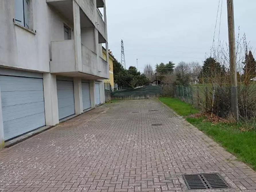 Immagine 1 di Posto auto in vendita  in Via Dalmazia a Piazzola Sul Brenta