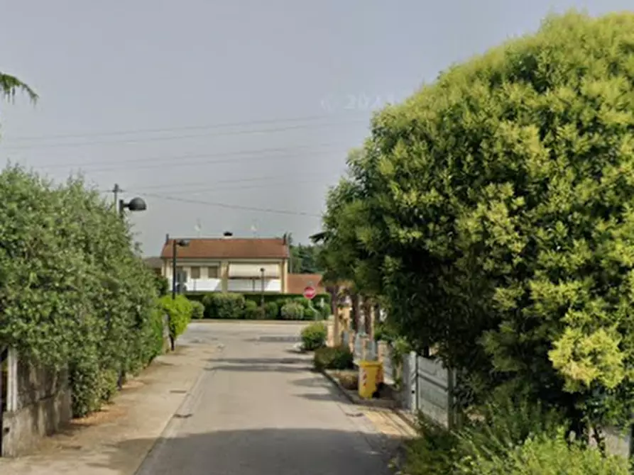 Immagine 10 di Posto auto in vendita  in Via Dalmazia a Piazzola Sul Brenta