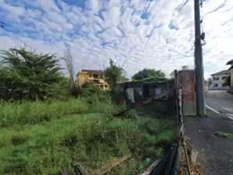 Immagine 2 di Stabile in vendita  in Via G. Rossa a Noviglio