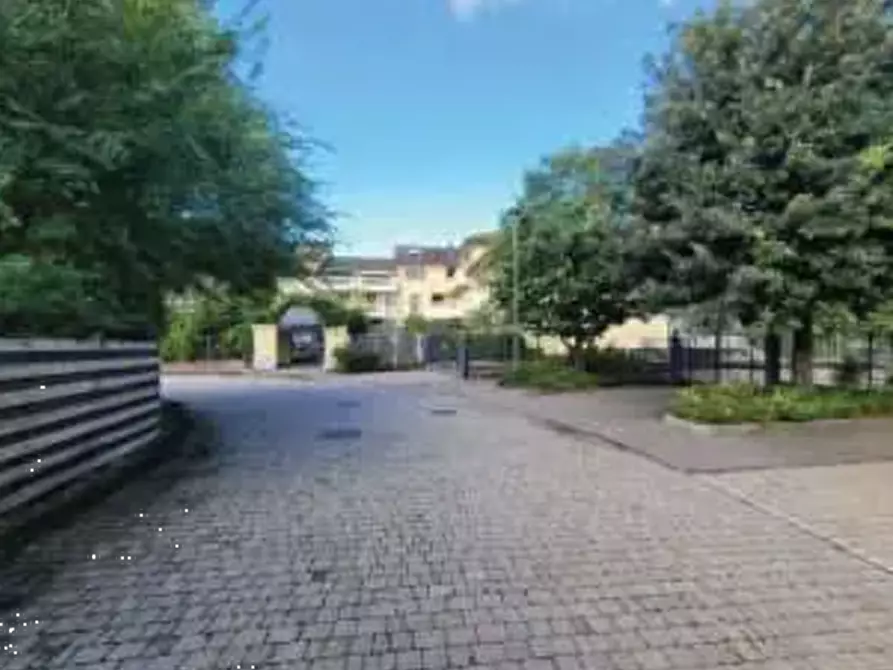 Immagine 10 di Stabile in vendita  in Via G. Rossa a Noviglio