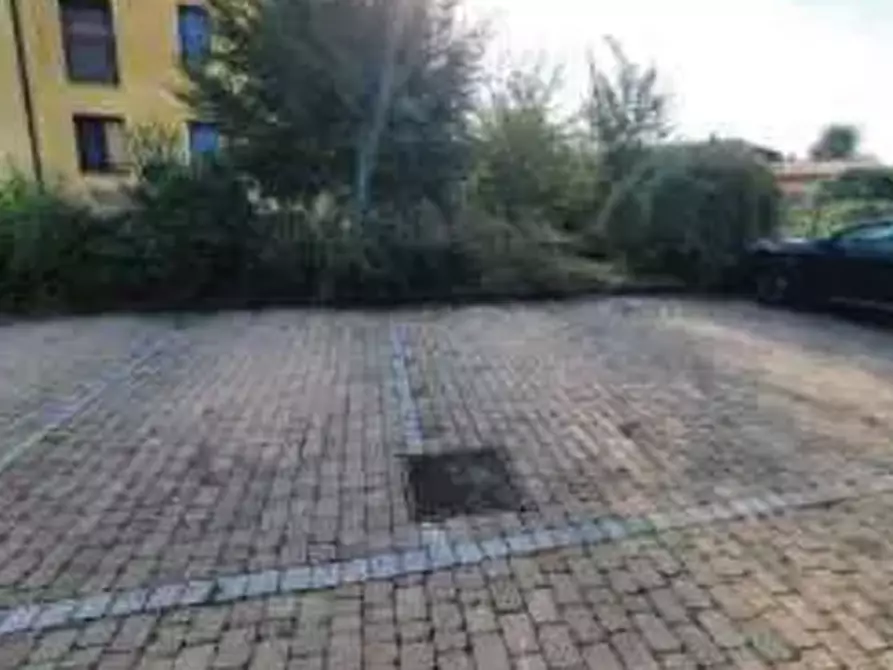 Immagine 13 di Stabile in vendita  in Via G. Rossa a Noviglio