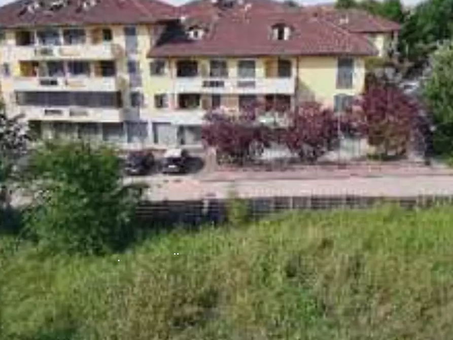 Immagine 17 di Stabile in vendita  in Via G. Rossa a Noviglio