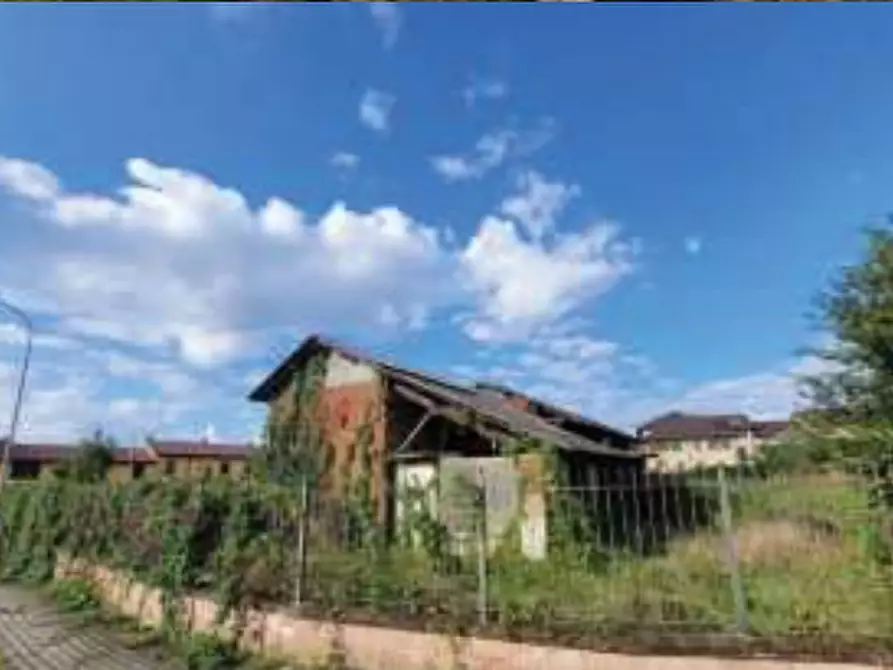 Immagine 20 di Stabile in vendita  in Via G. Rossa a Noviglio