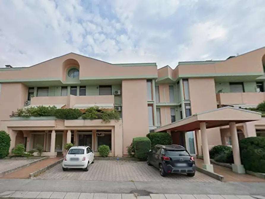 Immagine 3 di Ufficio in vendita  in Via G. Zanella a Teolo