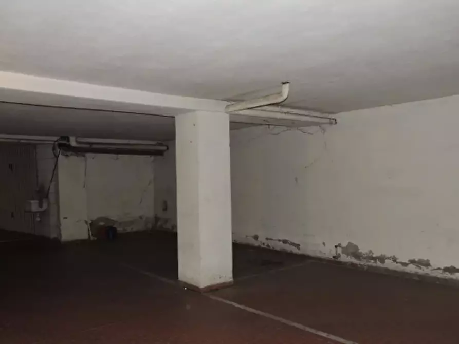 Immagine 1 di Posto auto in vendita  in Via del Pozzo a Voghera