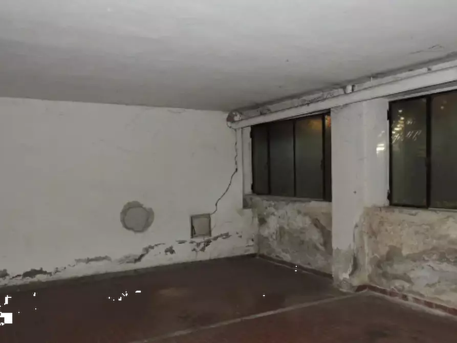 Immagine 2 di Posto auto in vendita  in Via del Pozzo a Voghera