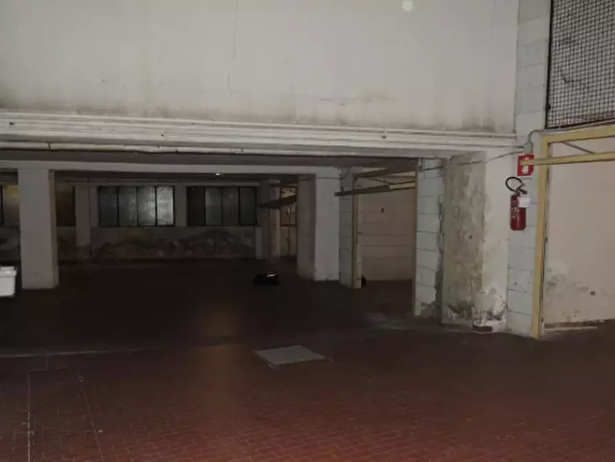 Immagine 3 di Posto auto in vendita  in Via del Pozzo a Voghera
