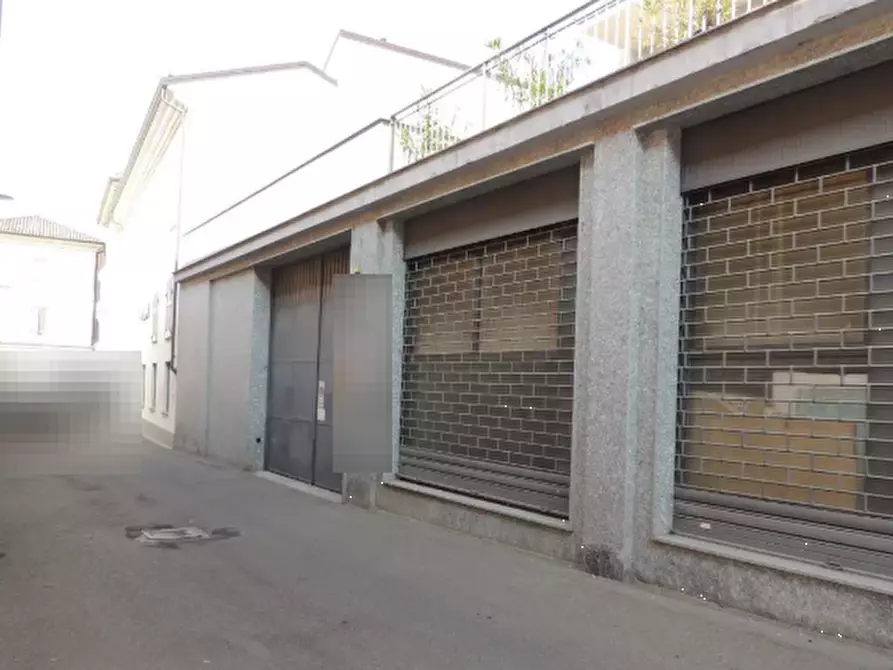 Immagine 4 di Posto auto in vendita  in Via del Pozzo a Voghera